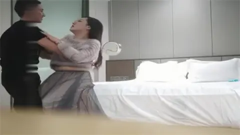 利哥眼镜人妻乍一看还以为是语文老师来了